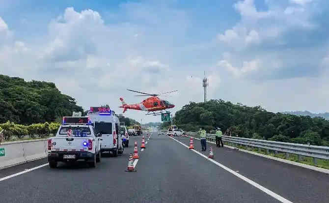 翁牛特旗高速公路汽车救援案例