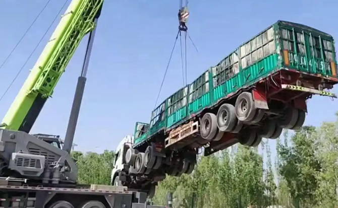 翁牛特旗道路脱困救援案例
